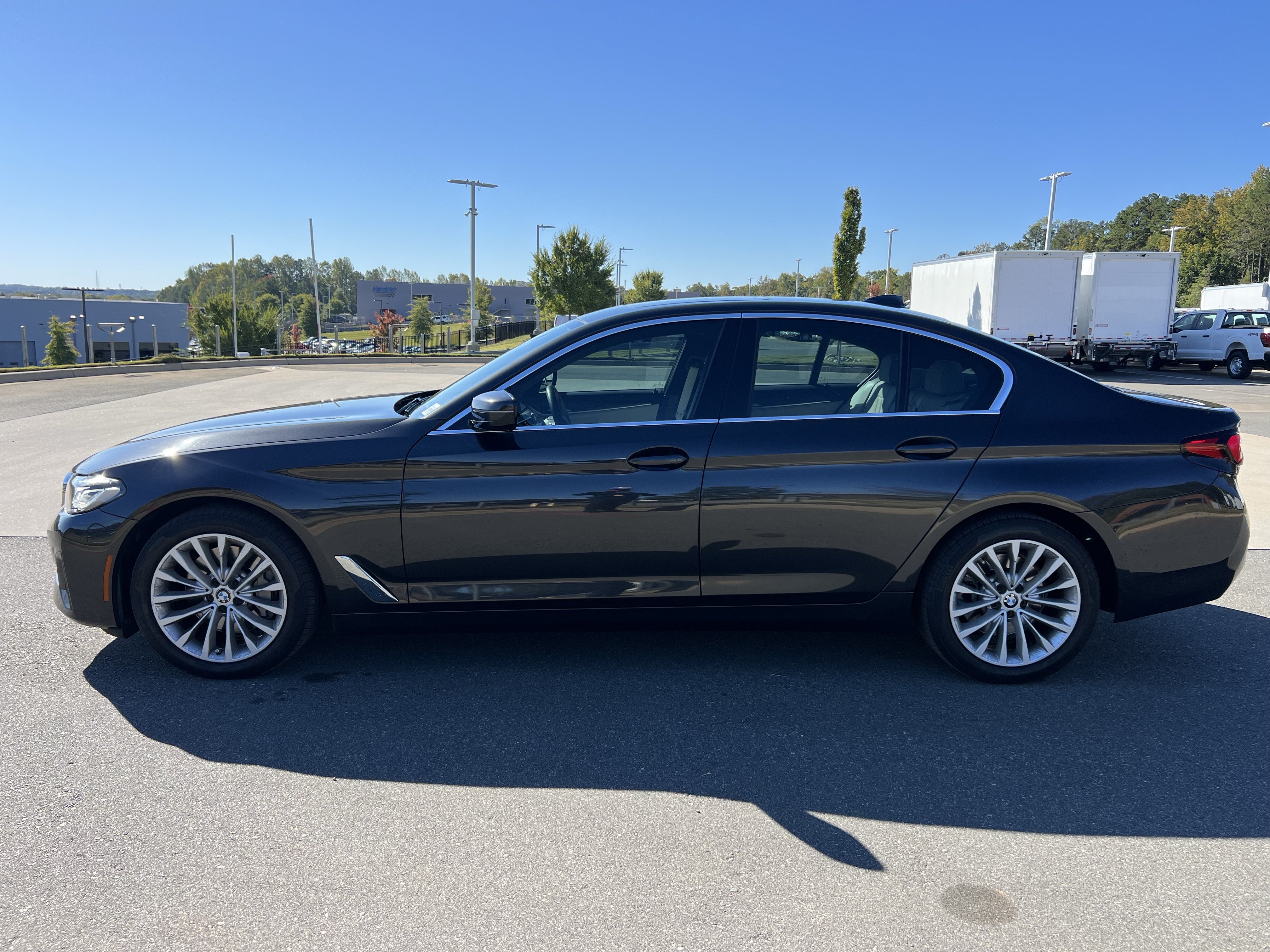 Used 2023 BMW 530i w/ Convenience Package RWD image 6