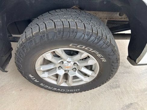 Used 2025 Chevrolet Silverado 1500 LT AWD/4WD image 5