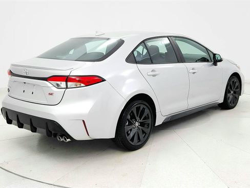 Used 2023 Toyota Corolla SE FWD image 5