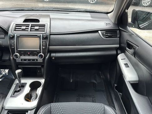 Used 2014 Toyota Camry SE w/ Moonroof Package FWD image 24