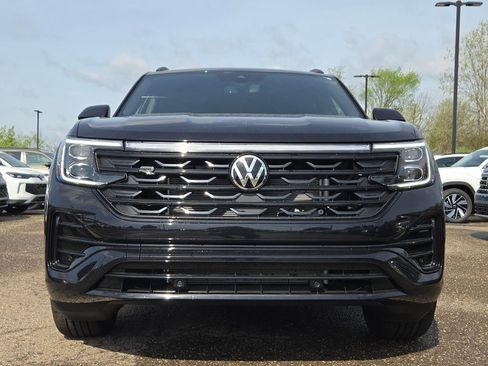 New 2026 Volkswagen Atlas Cross Sport SEL R-Line AWD/4WD image 2