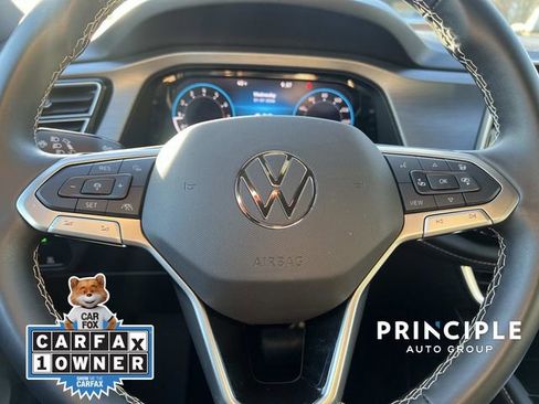 Certified 2025 Volkswagen Atlas Cross Sport SE image 17