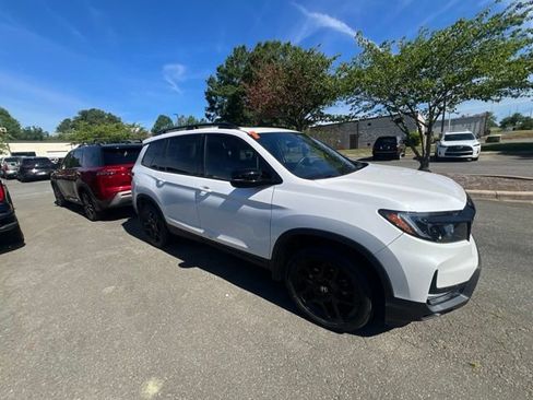Used 2024 Honda Passport Black Edition image 3