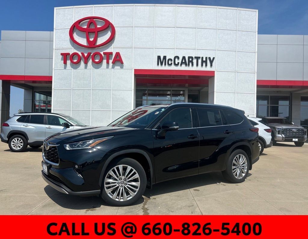 Used 2023 Toyota Highlander Platinum AWD/4WD image 1