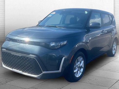 Used 2025 Kia Soul LX w/ LX Technology Package FWD image 13
