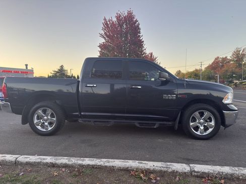 Used 2017 RAM 1500 Big Horn image 3
