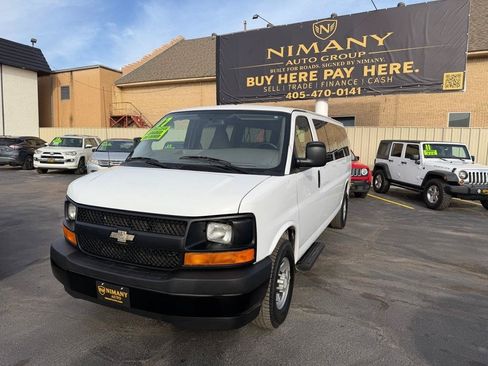 Used 2017 Chevrolet Express 3500 LS RWD image 3