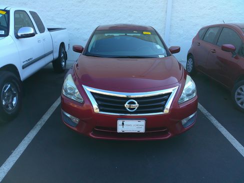 Used 2013 Nissan Altima 2.5 S image 2