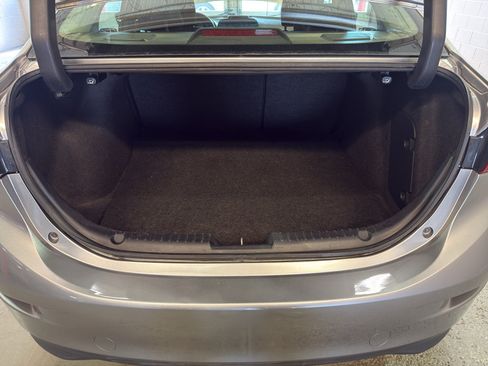 Used 2016 MAZDA MAZDA3 i Touring w/ Popular Equipment Package FWD image 30