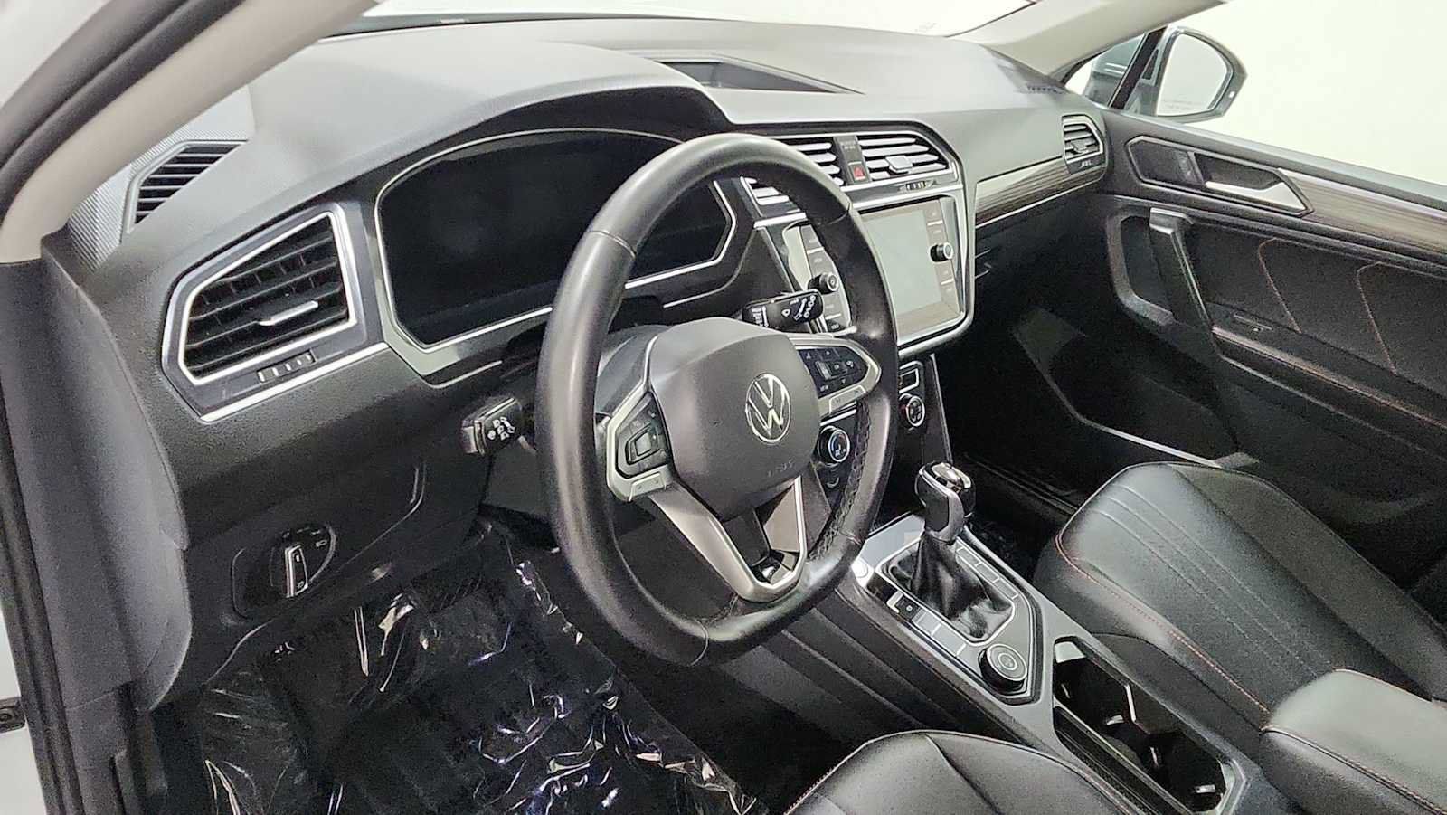 Used 2024 Volkswagen Tiguan Wolfsburg Edition AWD/4WD image 12