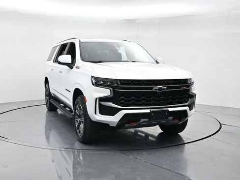 Used 2023 Chevrolet Suburban Z71 w/ Luxury Package image 5