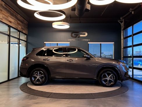 Used 2025 Honda HR-V EX-L image 2