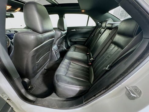 Used 2022 Chrysler 300 S image 29