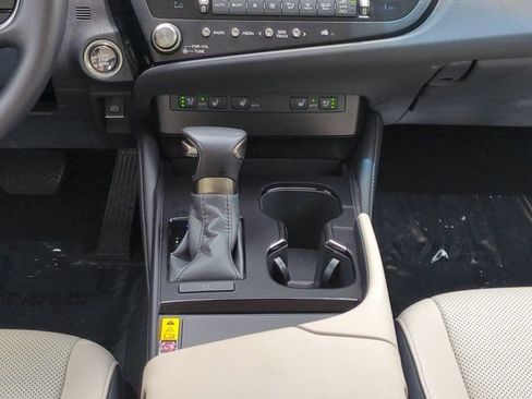 Certified 2025 Lexus ES 350 w/ Premium Package FWD image 18