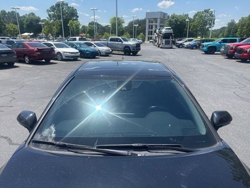 Used 2022 Toyota Camry XSE FWD image 11