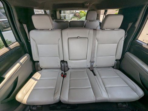 Used 2021 GMC Yukon XL SLT AWD/4WD image 24