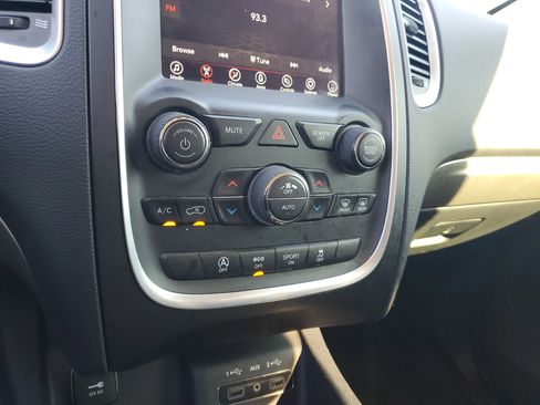 Used 2019 Dodge Durango SXT w/ 3rd Row Seating Group image 21