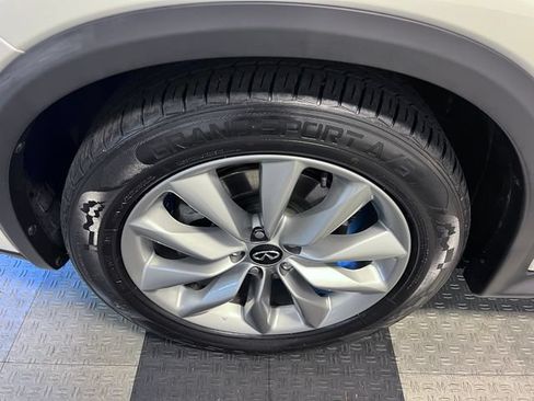 Used 2021 INFINITI QX50 Luxe AWD/4WD image 9