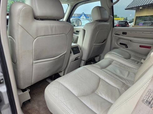 Used 2004 Cadillac Escalade AWD image 28