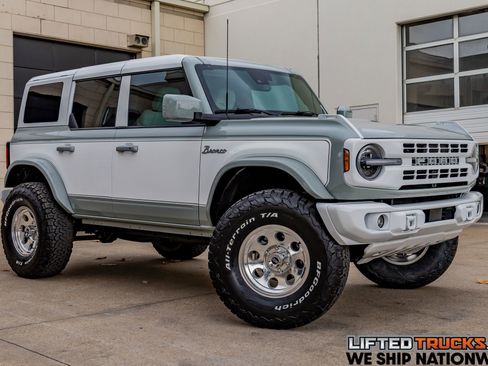 Used 2023 Ford Bronco Heritage Edition image 1