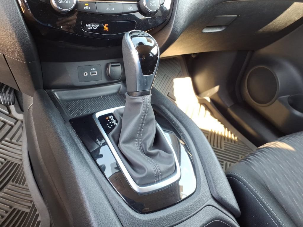 Certified 2019 Nissan Rogue SV AWD/4WD image 11