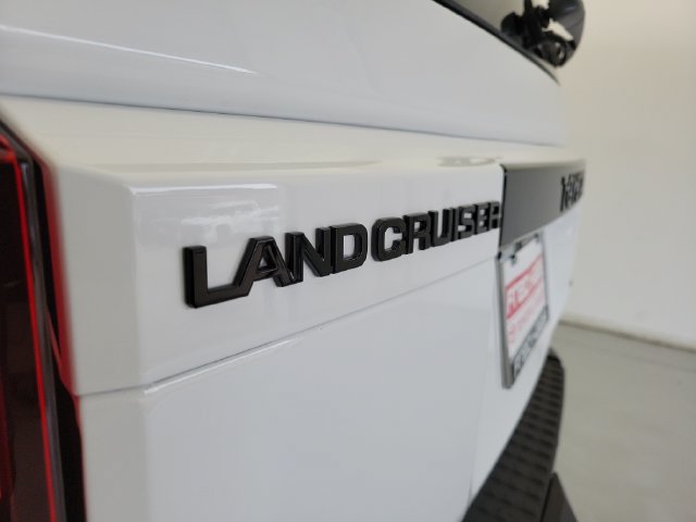 Used 2027 Toyota Land Cruiser AWD/4WD image 9