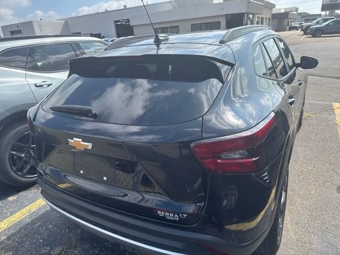 Used 2025 Chevrolet Trax LT w/ Driver Confidence Package FWD image 28