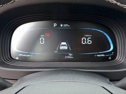 Certified 2024 Hyundai Venue SEL FWD image 22