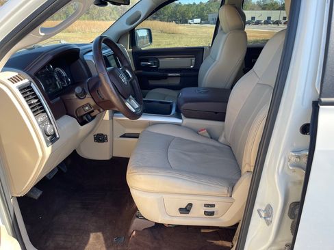 Used 2018 RAM 1500 Laramie w/ Convenience Group image 10