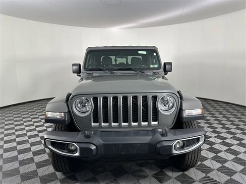 Certified 2020 Jeep Gladiator Overland w/ Cold Weather Group image 13