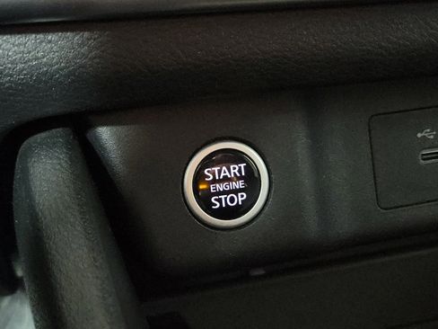 Used 2023 Nissan Rogue S image 26