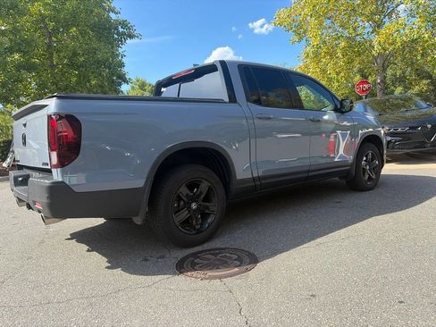 Used 2023 Honda Ridgeline Black Edition image 3