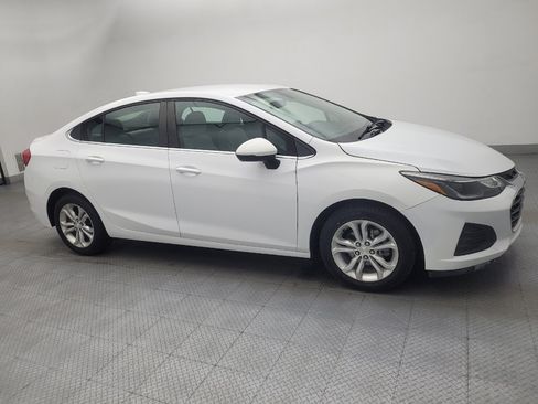 Used 2019 Chevrolet Cruze LT FWD image 11