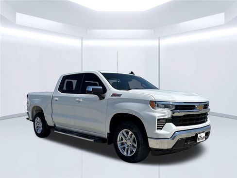 Used 2023 Chevrolet Silverado 1500 LT w/ Z71 Off-Road Package AWD/4WD image 9