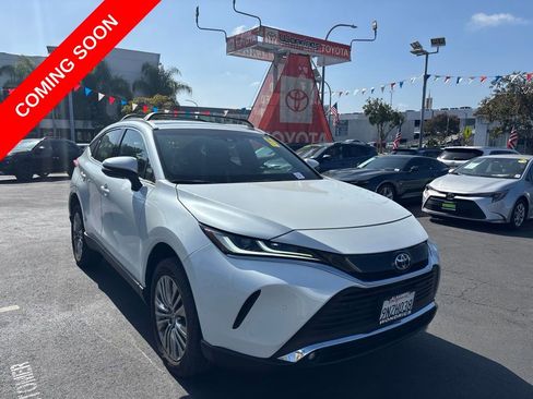 Used 2024 Toyota Venza XLE AWD/4WD image 1