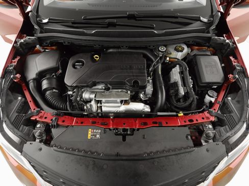 Used 2018 Chevrolet Cruze LT image 36