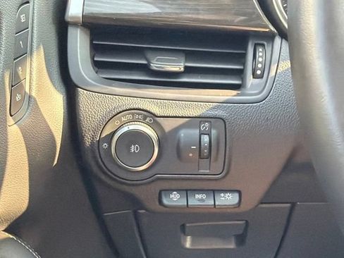 Used 2020 Buick Envision Premium AWD/4WD image 39