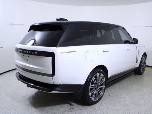 Used 2024 Land Rover Range Rover Long Wheelbase SE image 7