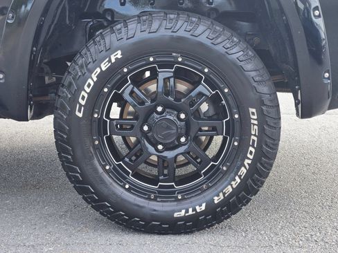 Used 2016 Toyota Tundra SR5 w/ SR5 Upgrade Package RWD image 17