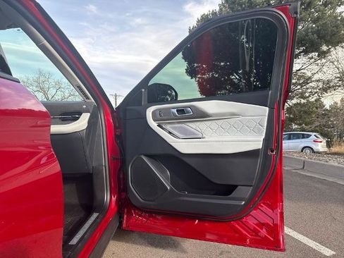 Certified 2025 Ford Explorer Platinum w/ Ultimate Package image 32