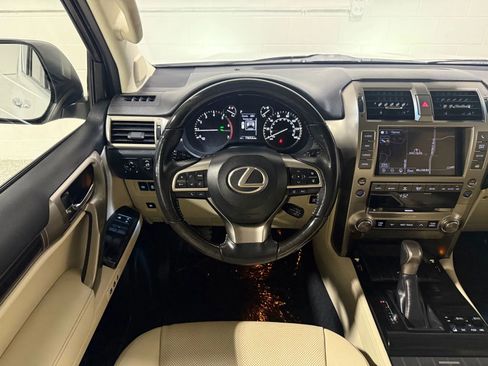Used 2020 Lexus GX 460 Premium w/ Premium Package image 22