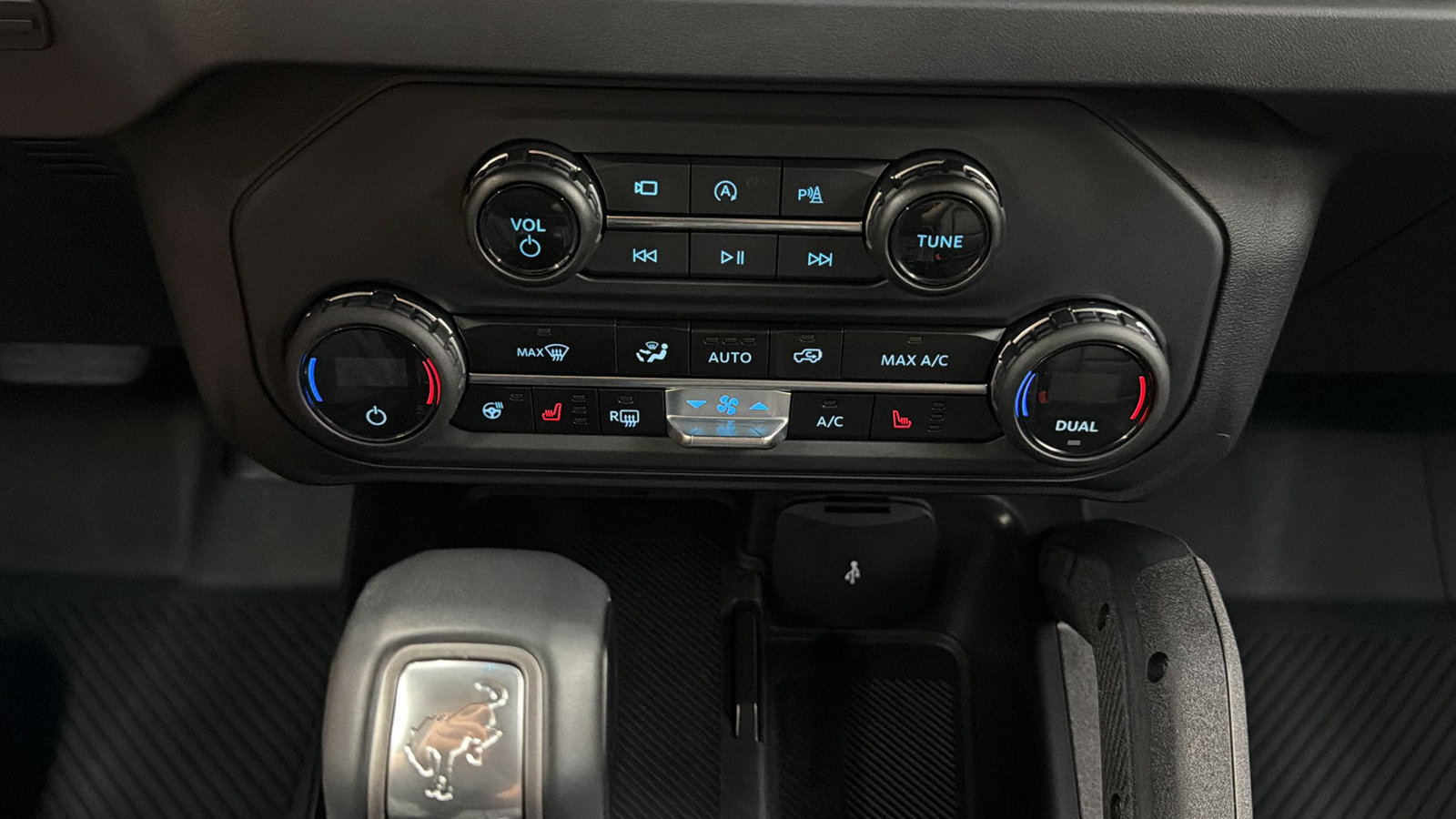 Used 2025 Ford Bronco Badlands AWD/4WD image 23