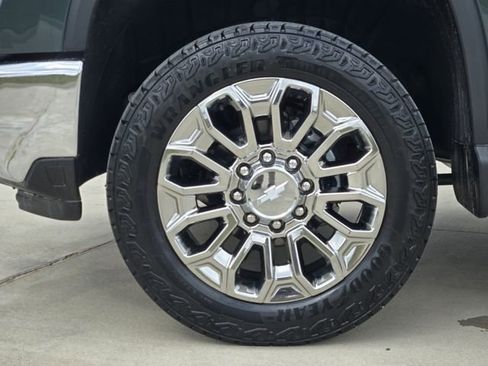 New 2025 Chevrolet Silverado 2500 LTZ w/ LTZ Premium Package AWD/4WD image 8