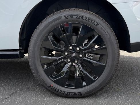 New 2026 Ford Expedition Platinum AWD/4WD image 12