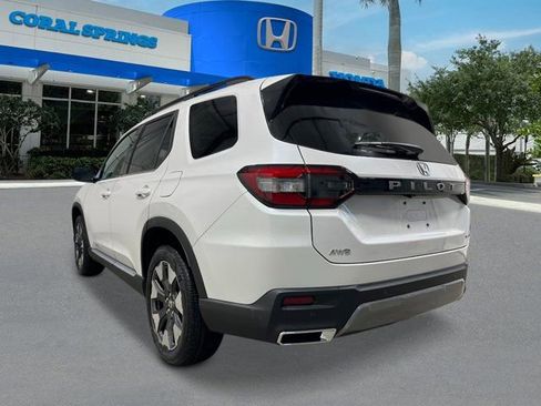 New 2026 Honda Pilot Touring image 3