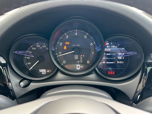 Used 2025 Porsche Macan image 29