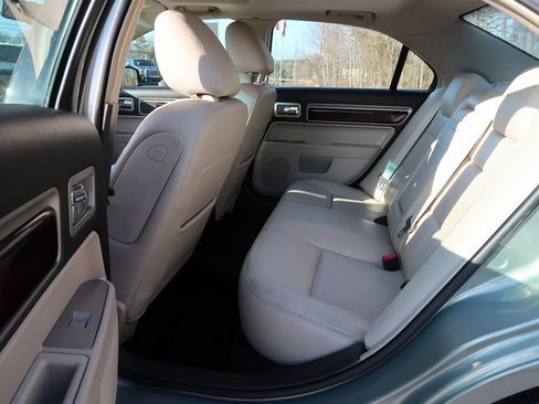 Used 2009 Lincoln MKZ Base image 28