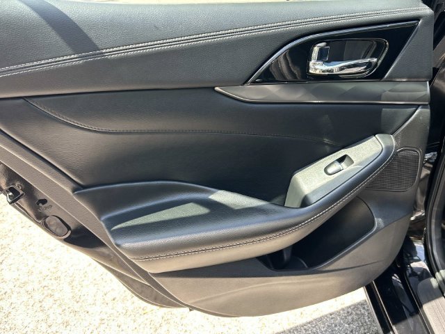 Used 2023 Nissan Maxima SL FWD image 21