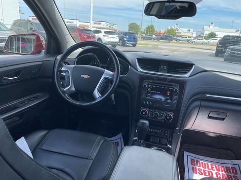 Used 2017 Chevrolet Traverse LT AWD/4WD image 2