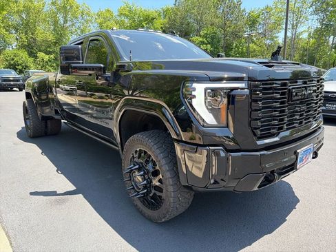 Used 2025 GMC Sierra 3500 Denali Ultimate AWD/4WD image 2